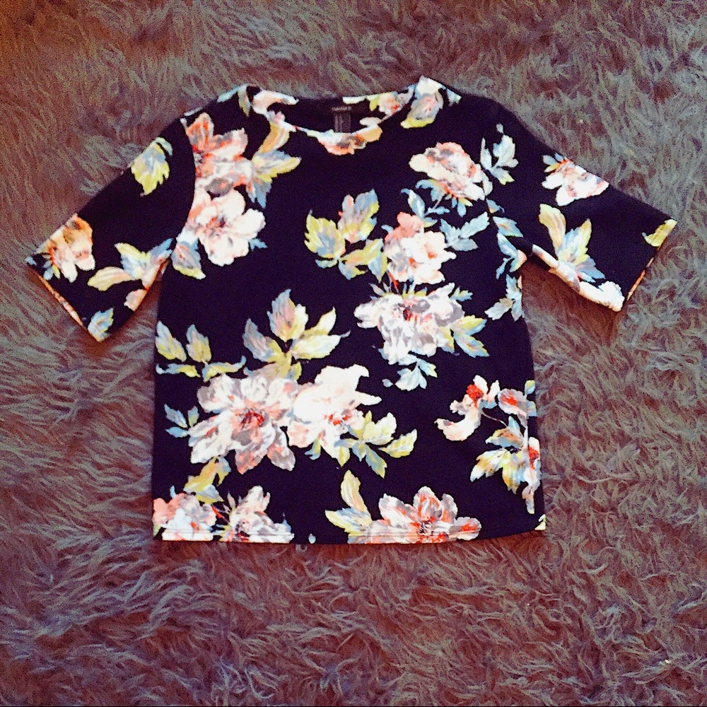 Forever 21 Black Floral Print Short Sleeve Top